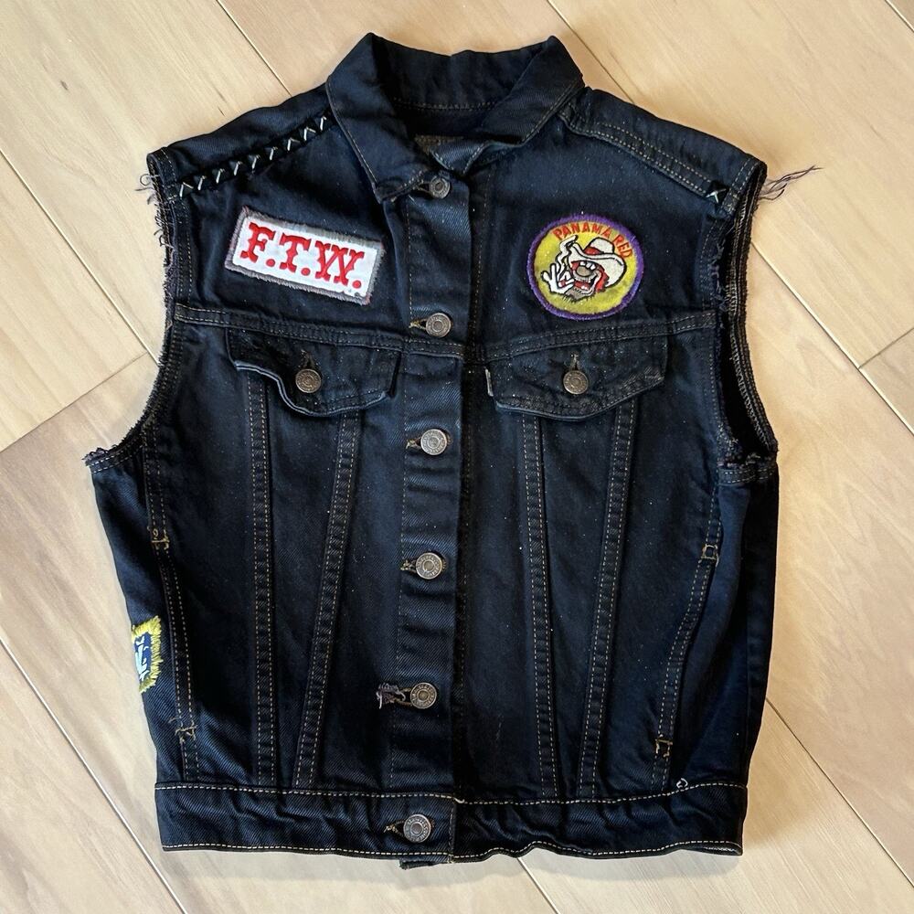 Vintage Levi’s Denim Jean Trucker Jacket 37466-0214 USA Made Size Small